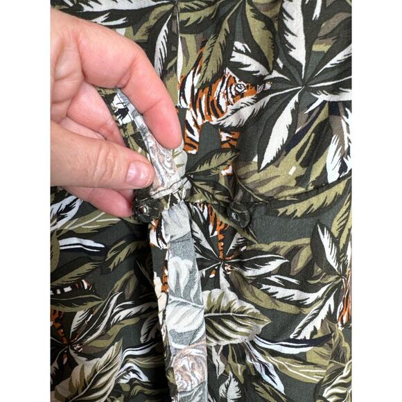 Banana Republic Wrap Dress Women’s Size 2 Jungle Print Hidden Tigers - Picture 4 of 8
